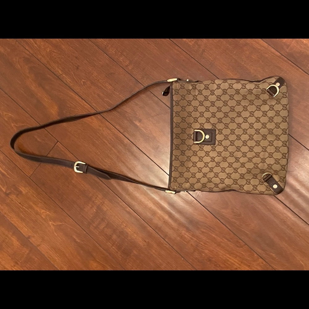 Gucci messenger bag